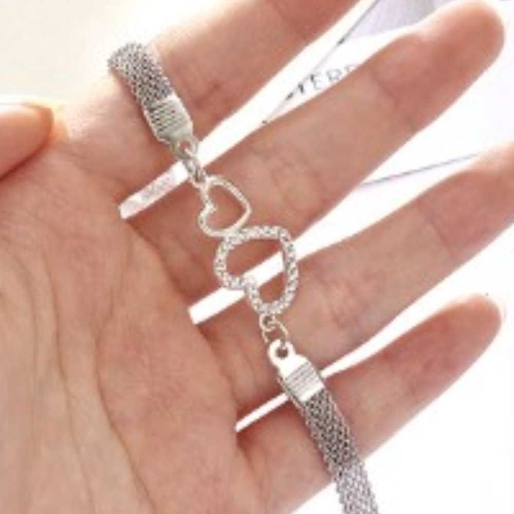 NWOT Rhinestone Double Hearts Bracelet Jewelry Charm